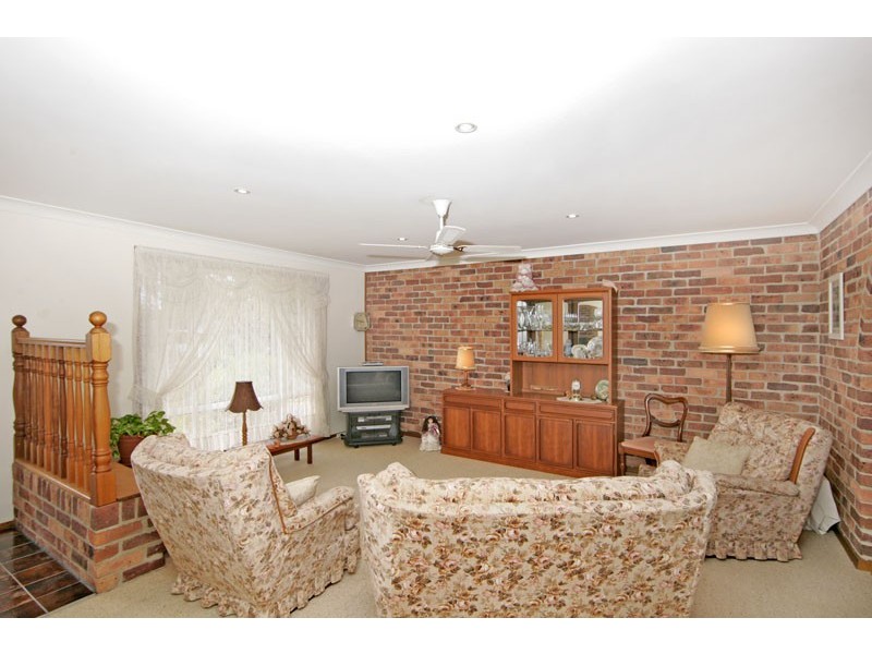 8 Carnation Close, Bateau Bay NSW 2261