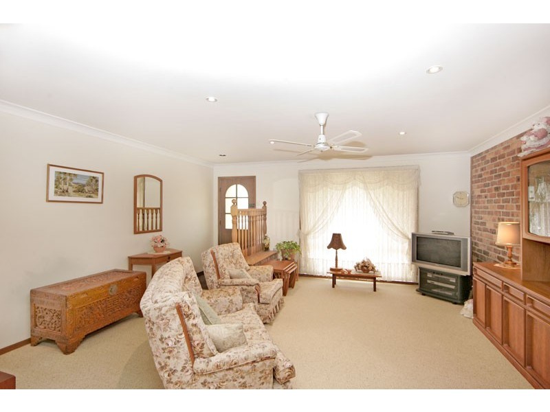 8 Carnation Close, Bateau Bay NSW 2261