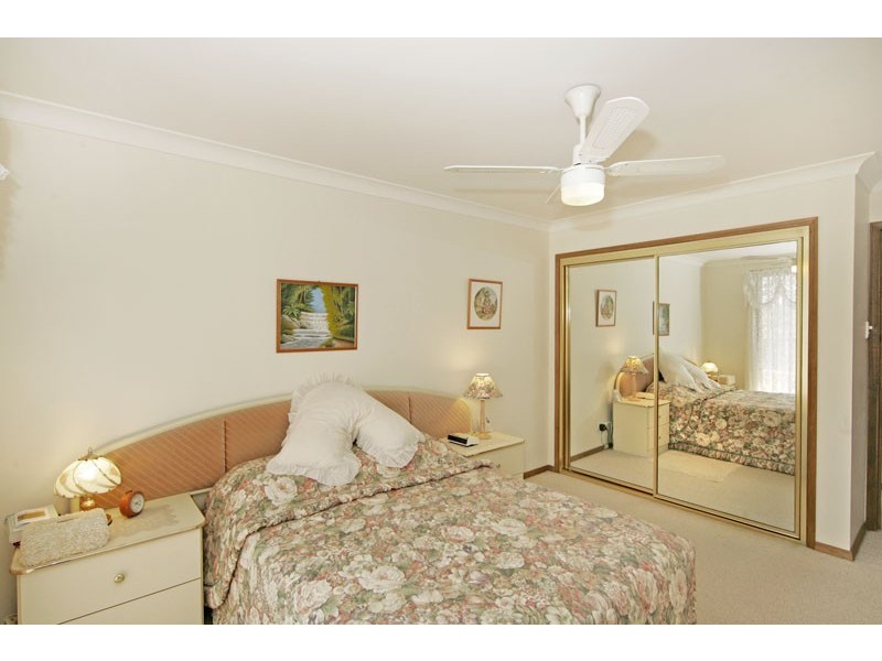 8 Carnation Close, Bateau Bay NSW 2261