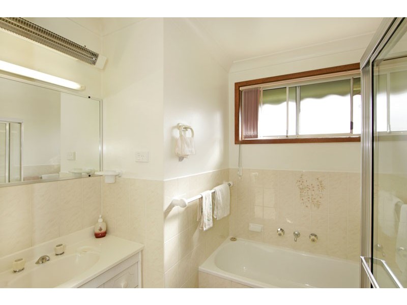 8 Carnation Close, Bateau Bay NSW 2261