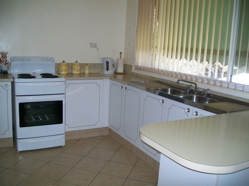 13 Premier Way, Bateau Bay NSW 2261