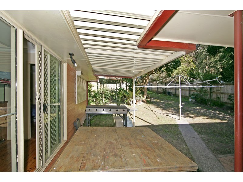 8 Roger Crescent, Berkeley Vale NSW 2261
