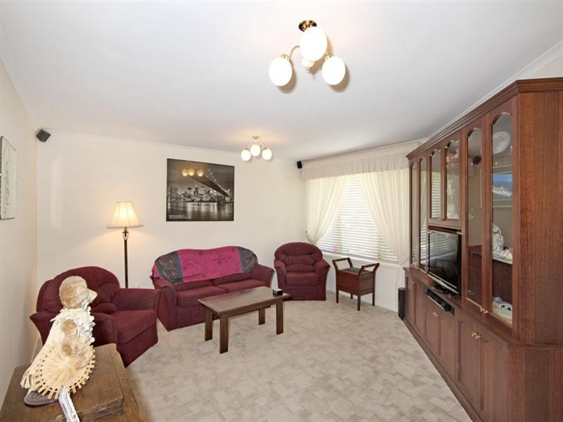 1 Oceanside Close, Bateau Bay NSW 2261