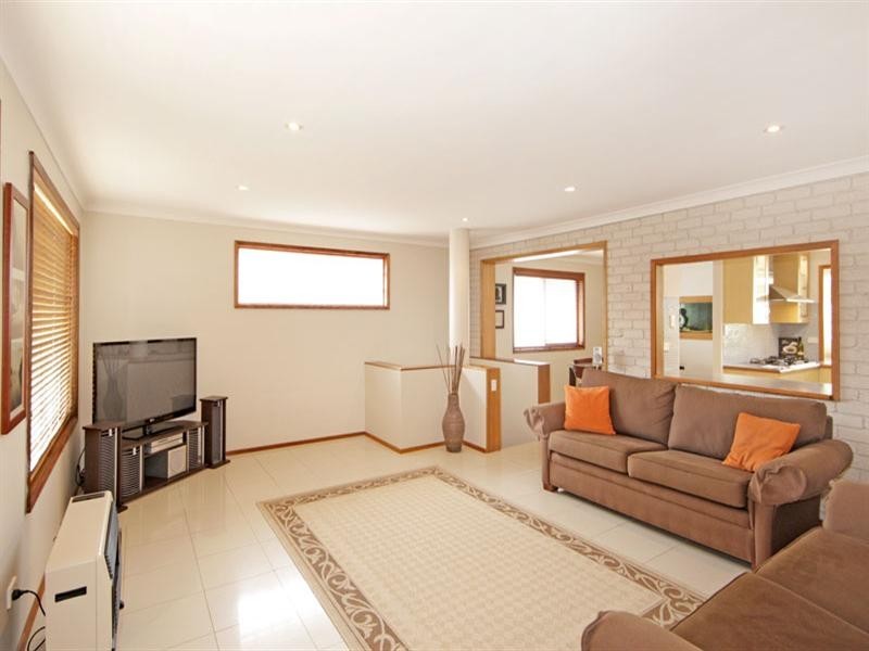 22 Curzon Avenue, Bateau Bay NSW 2261