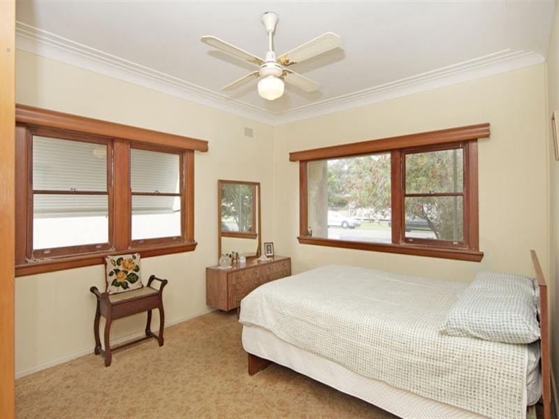 32 Harbour Street, Bateau Bay NSW 2261