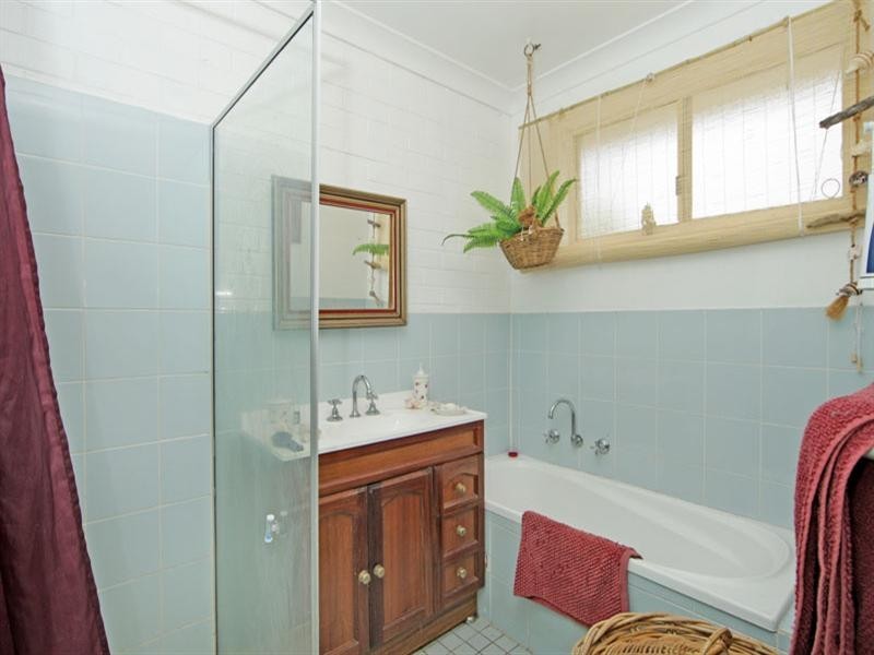 30 Rotherham Street, Bateau Bay NSW 2261