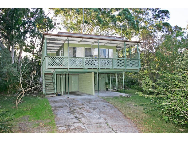 10 Guyagal Street, Bateau Bay NSW 2261