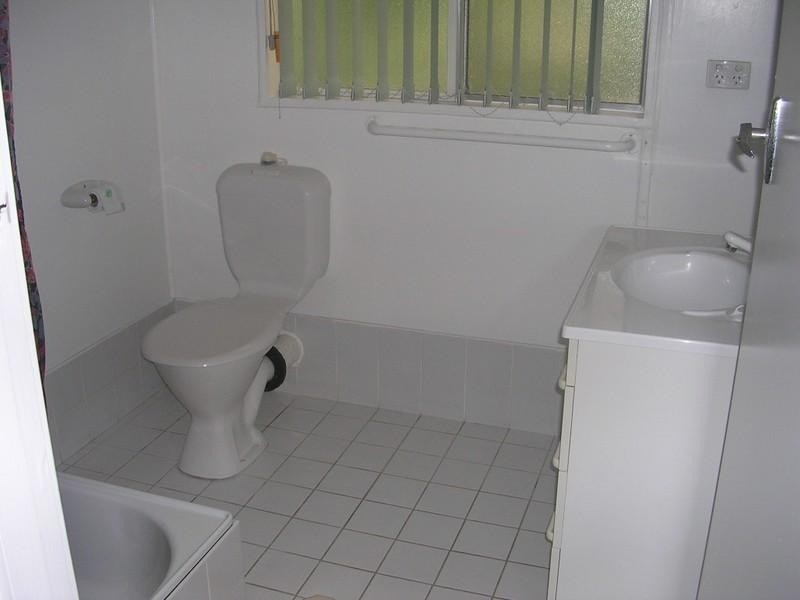 10 Guyagal Street, Bateau Bay NSW 2261