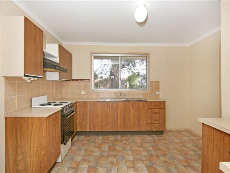 18 Grevillea Crescent, Berkeley Vale NSW 2261