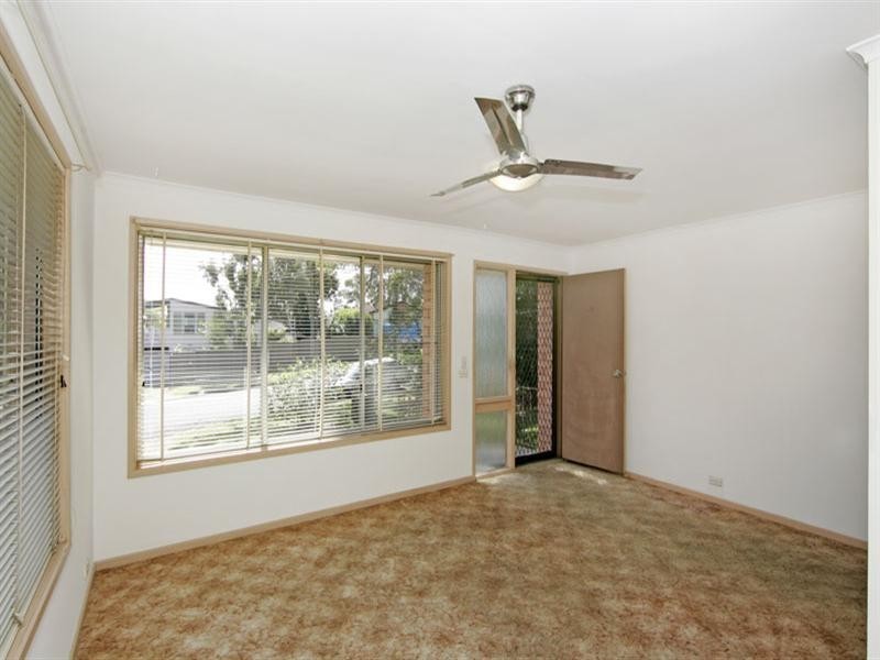 18 Grevillea Crescent, Berkeley Vale NSW 2261