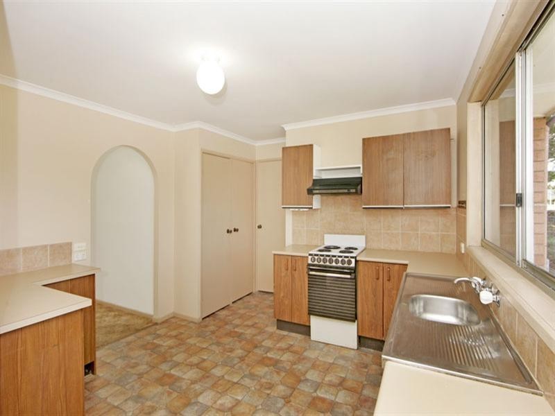 18 Grevillea Crescent, Berkeley Vale NSW 2261