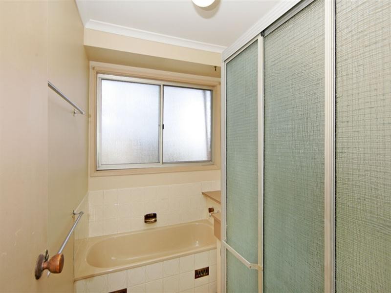 18 Grevillea Crescent, Berkeley Vale NSW 2261