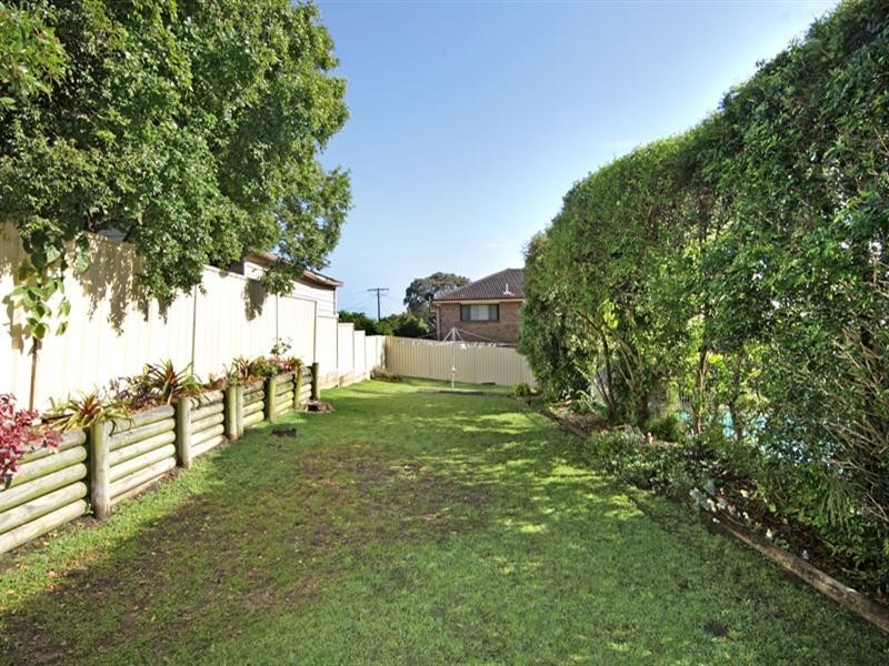 5 Mossman Avenue, Bateau Bay NSW 2261