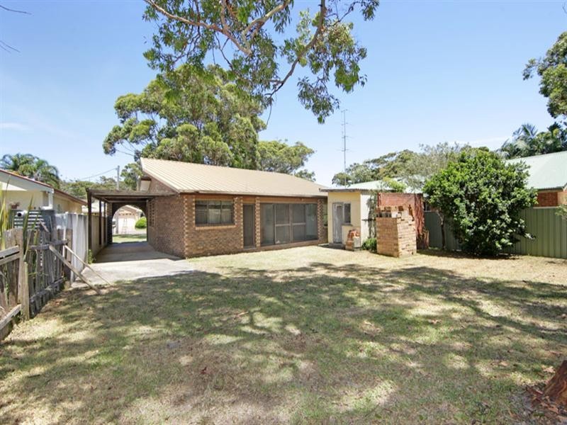 12 Moronga Street, Bateau Bay NSW 2261