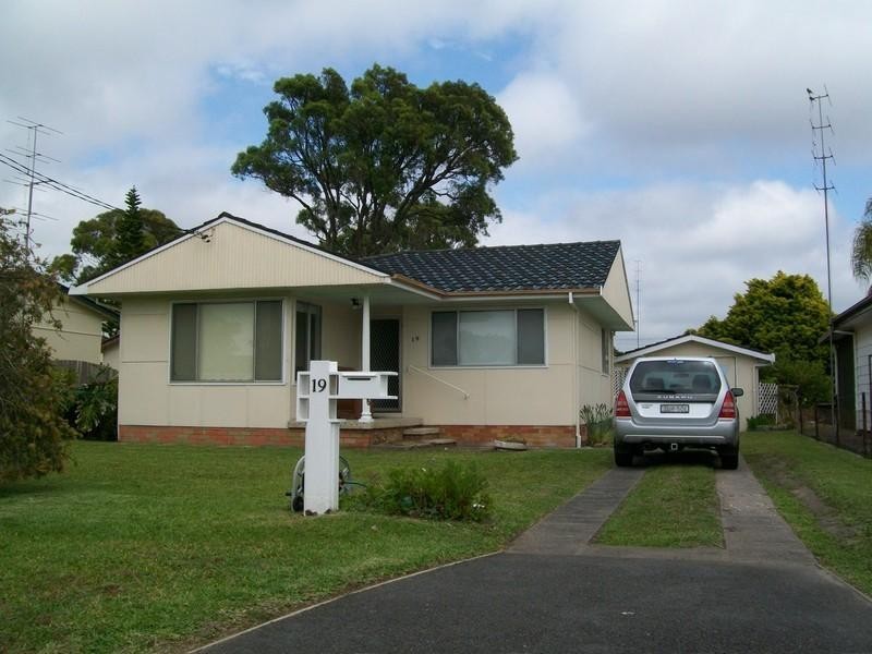 19 Bass Avenue, Killarney Vale NSW 2261