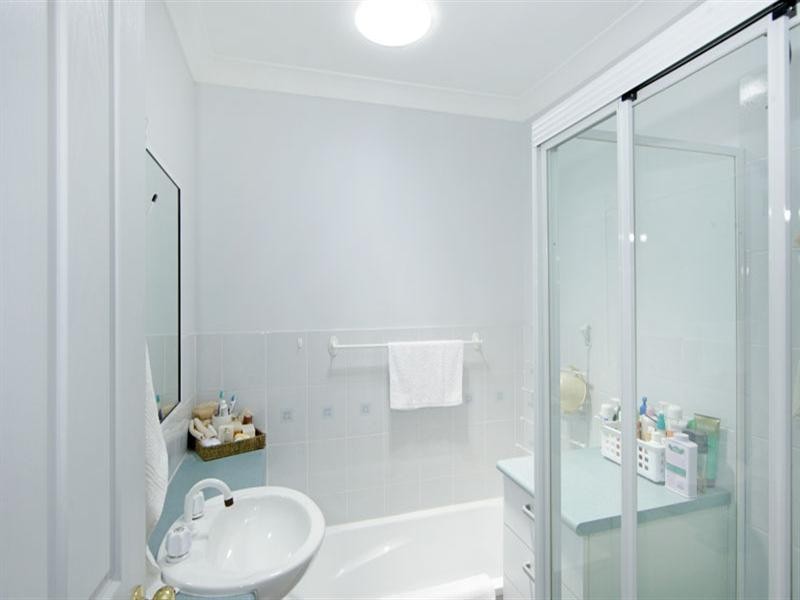 1/10 Jacaranda Avenue, Glenning Valley NSW 2261