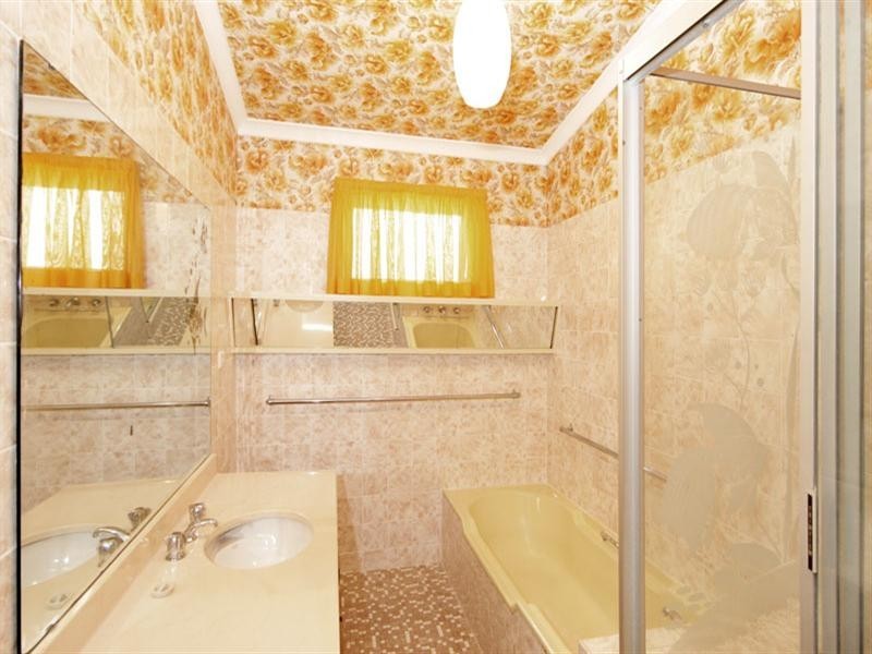 9 Keats Avenue, Bateau Bay NSW 2261