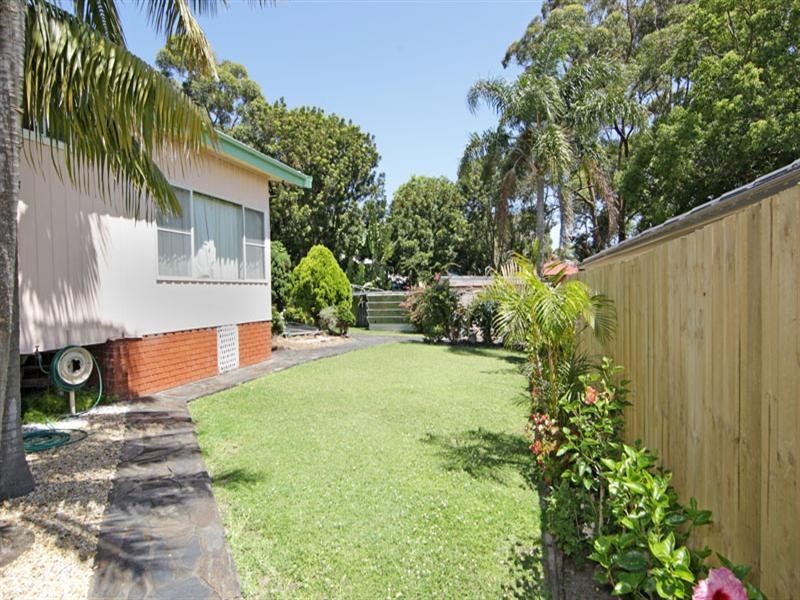 9 Keats Avenue, Bateau Bay NSW 2261