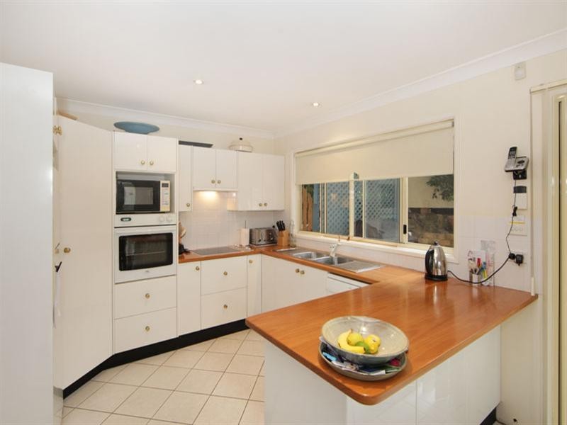 15 Rickard Street, Bateau Bay NSW 2261