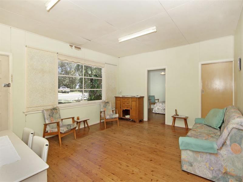 47 Bateau Bay Road, Bateau Bay NSW 2261