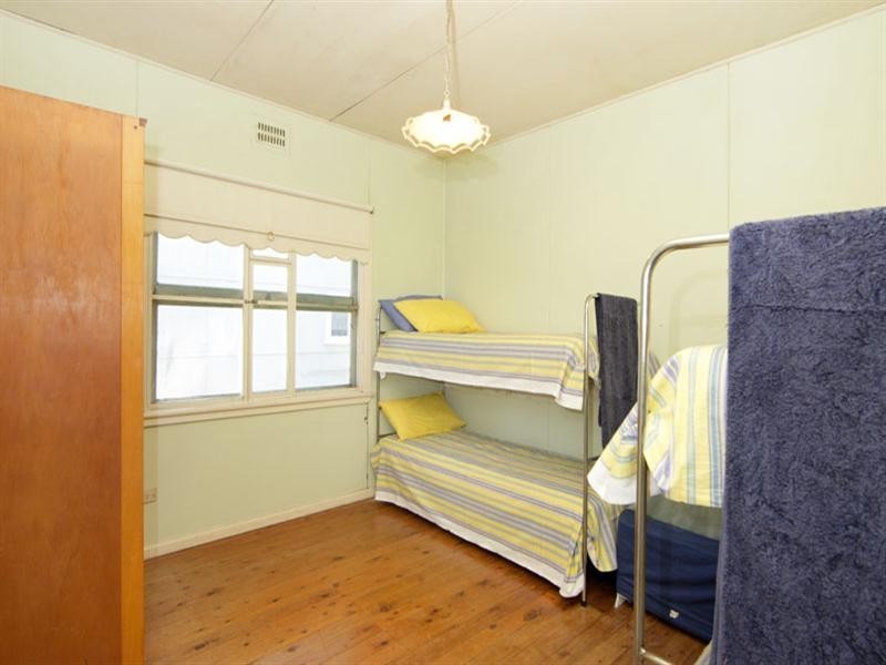 47 Bateau Bay Road, Bateau Bay NSW 2261