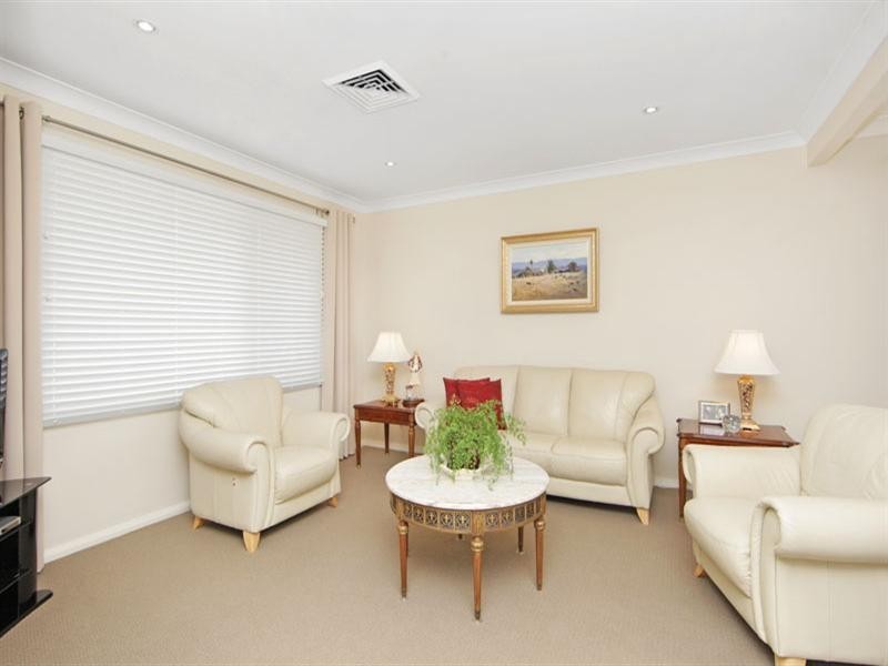 52 Promenade Avenue, Bateau Bay NSW 2261