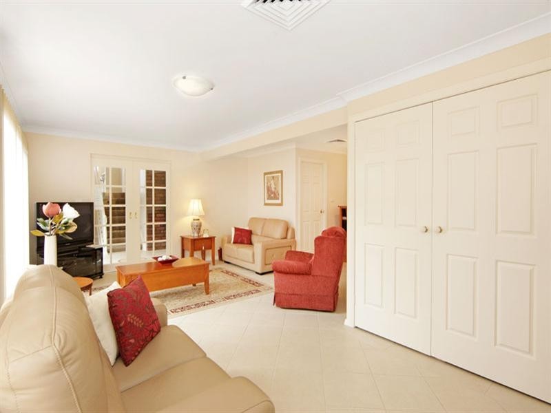 52 Promenade Avenue, Bateau Bay NSW 2261