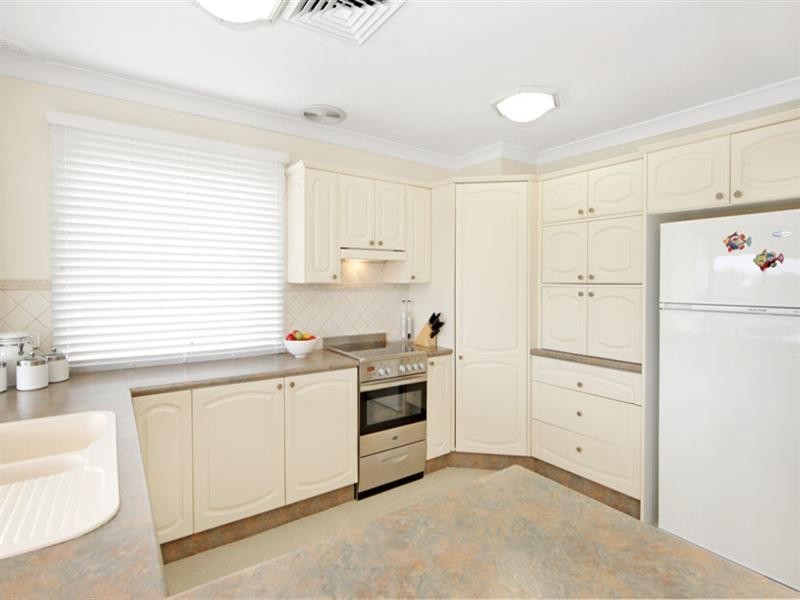 52 Promenade Avenue, Bateau Bay NSW 2261