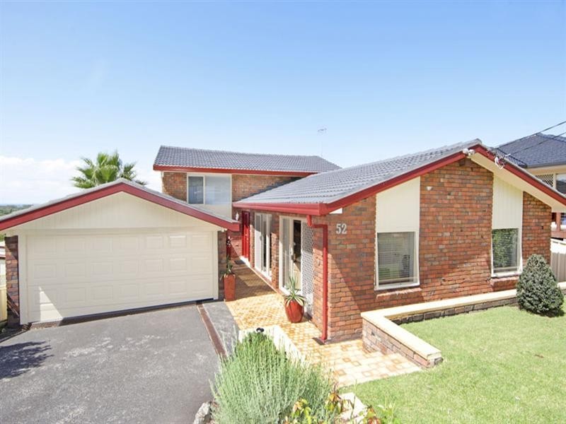 52 Promenade Avenue, Bateau Bay NSW 2261