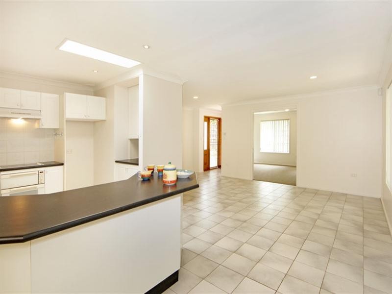 41 Keats Avenue, Bateau Bay NSW 2261