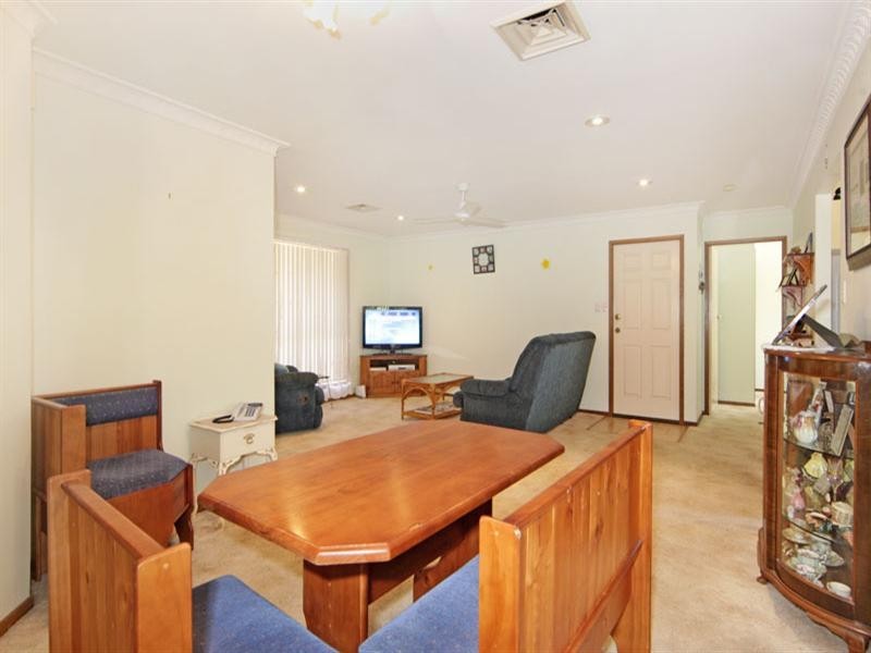 2/24 Anzac Parade, Bateau Bay NSW 2261