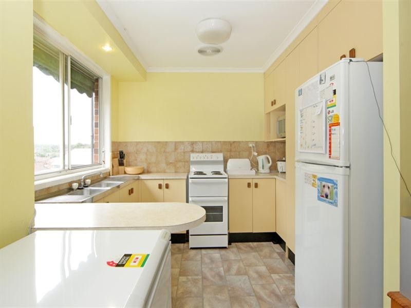 42 Premier Way, Bateau Bay NSW 2261