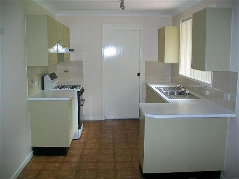 4 Neville Close, Bateau Bay NSW 2261