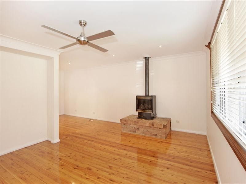 49 Sierra Avenue, Bateau Bay NSW 2261