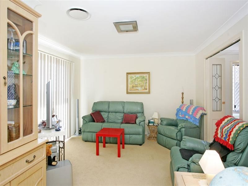 10 Mermaid Drive, Bateau Bay NSW 2261