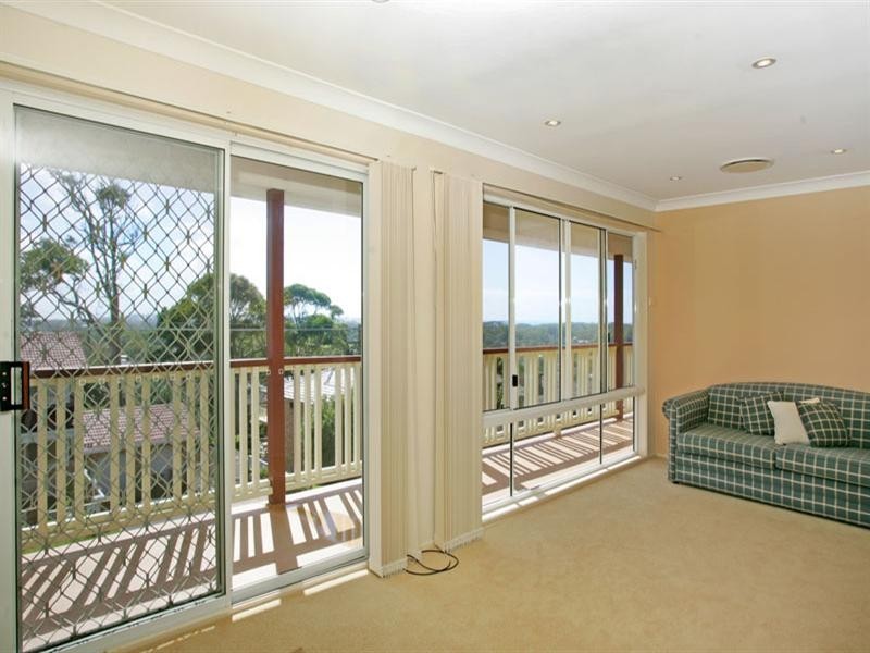 10 Mermaid Drive, Bateau Bay NSW 2261