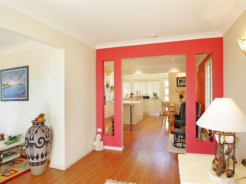 10 Mermaid Drive, Bateau Bay NSW 2261