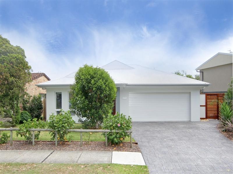 5 Bateau Bay Road, Bateau Bay NSW 2261