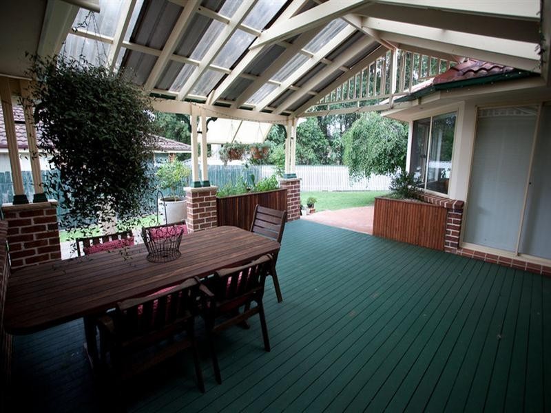 4 Rainbow Close, Lisarow NSW 2250