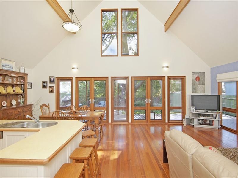 3 Lakin Street, Bateau Bay NSW 2261