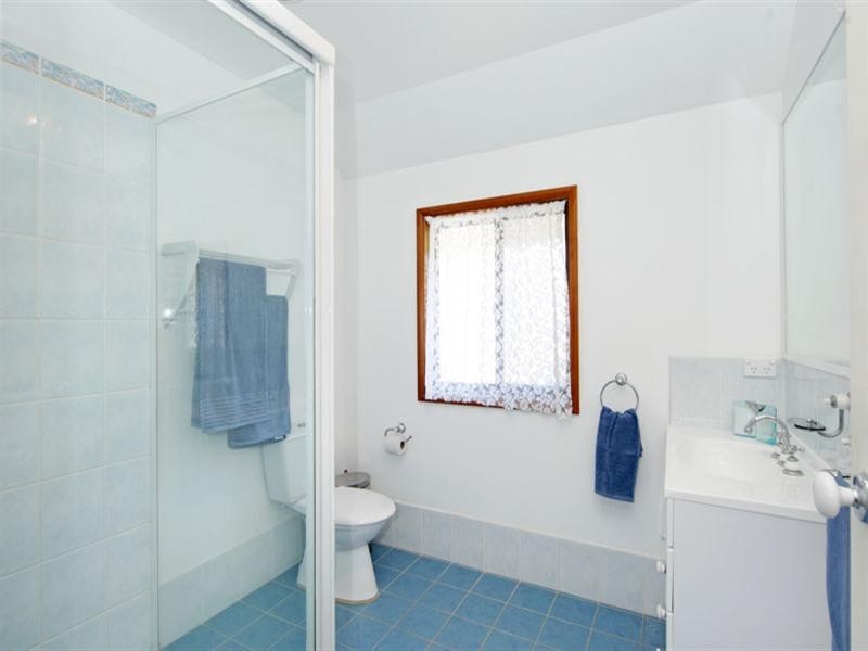 3 Lakin Street, Bateau Bay NSW 2261