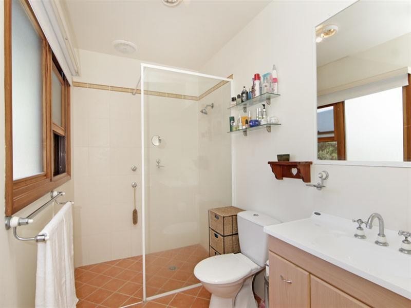 3 Lakin Street, Bateau Bay NSW 2261