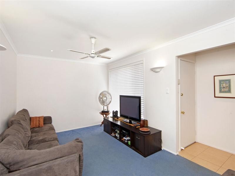 35 Lancaster Parade, Bateau Bay NSW 2261