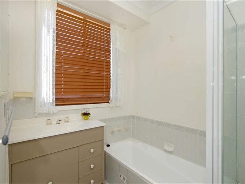 66 Rotherham Street, Bateau Bay NSW 2261