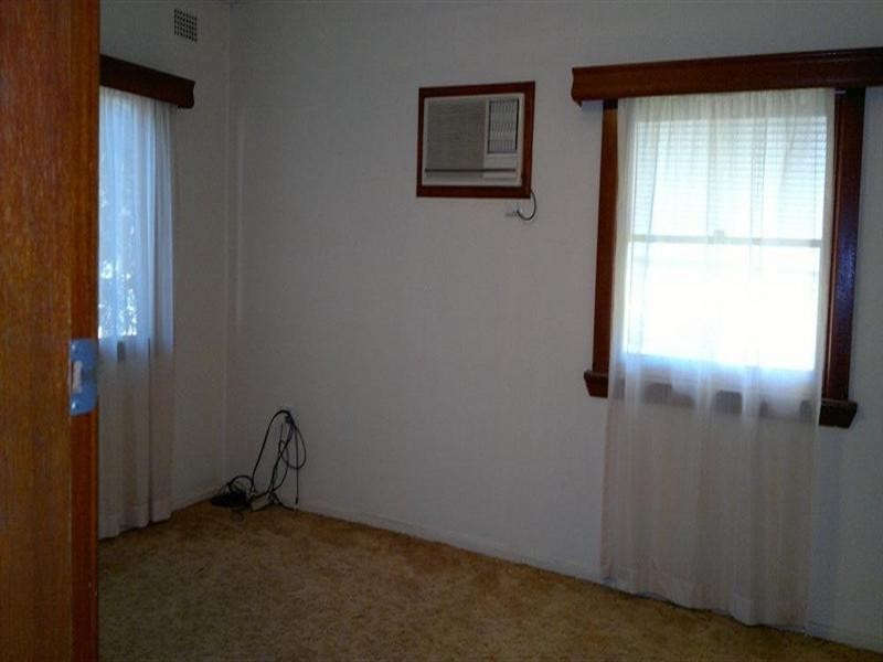 32 Harbour Street, Bateau Bay NSW 2261