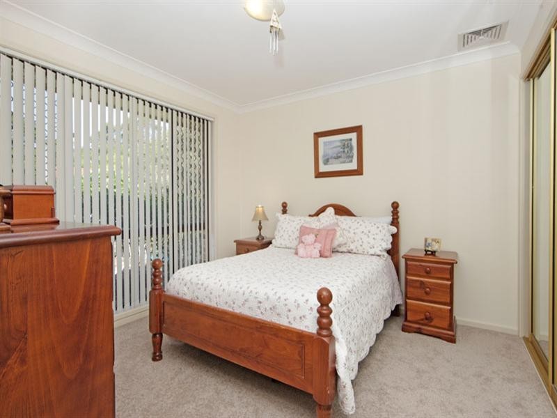 35 Murrumbidgee Crescent, Bateau Bay NSW 2261