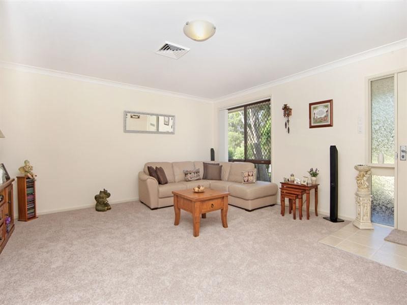 35 Murrumbidgee Crescent, Bateau Bay NSW 2261