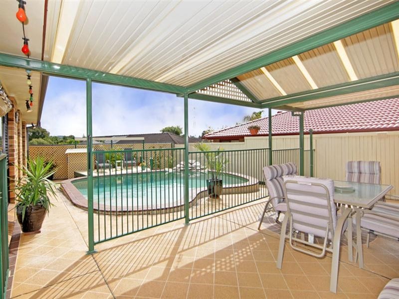 35 Murrumbidgee Crescent, Bateau Bay NSW 2261