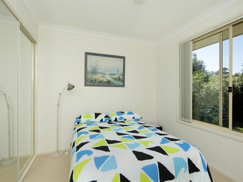 16 Bataan Circuit, Bateau Bay NSW 2261