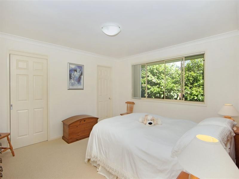 16 Bataan Circuit, Bateau Bay NSW 2261